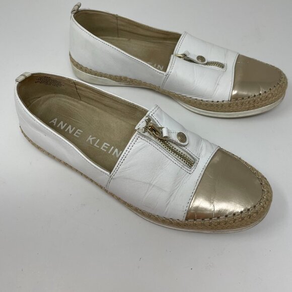 Anne Klein Womens ZIPDOWN Leather Loafer Size 8 White Metallic Gold Slip On - Picture 3 of 9